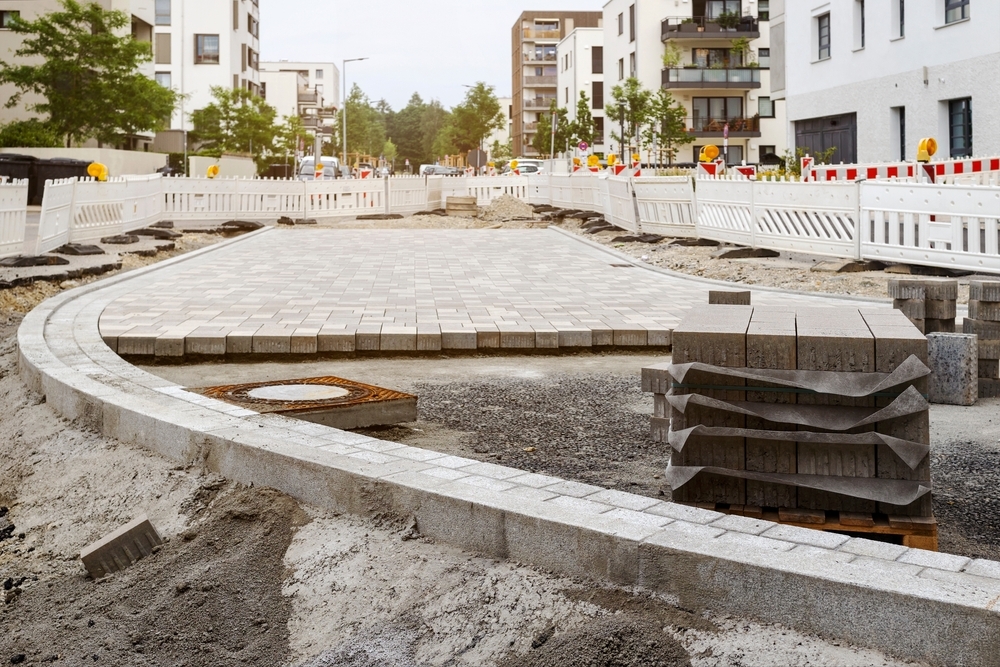 Belægning af indkørsel i en storby